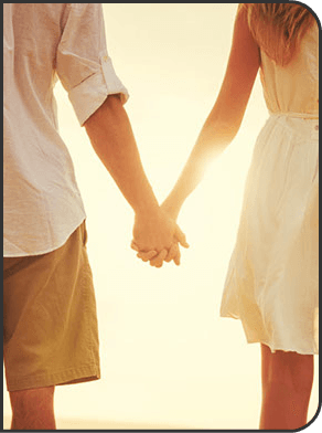 attractive-man-and-woman-enjoying-romantic-evening-on-the-beach-u9163.png